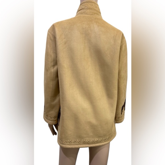 Coldwater Creek faux suede/faux fur trim and Wolf appliqué. - Picture 2 of 5